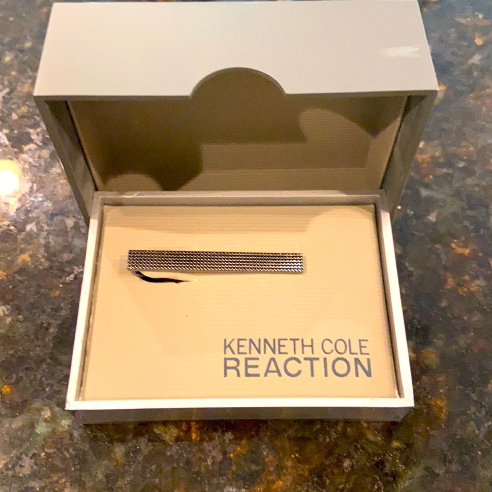 Kenneth Cole Tie Clasp